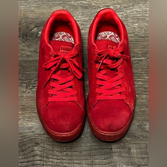 FINAL PRICE DROP Puma Suede Classic Triple Red Sneakers - Picture 2 of 4